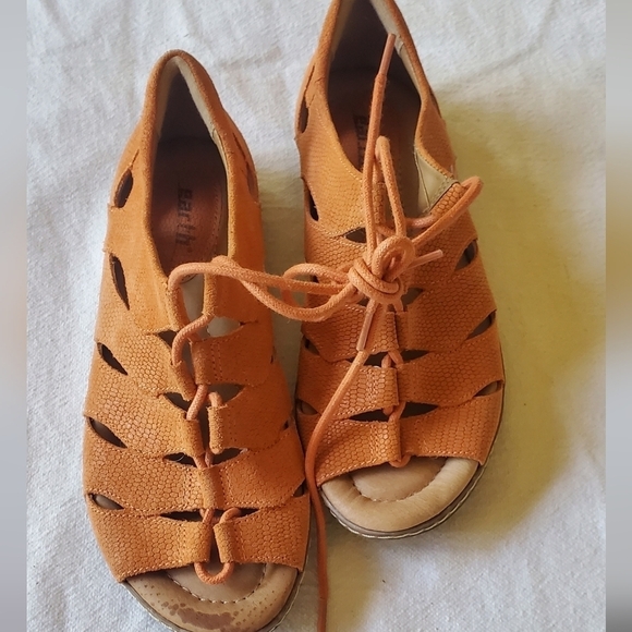 Earth Orange Cage Tie-up Sz. 6.5 Flats - Picture 1 of 10
